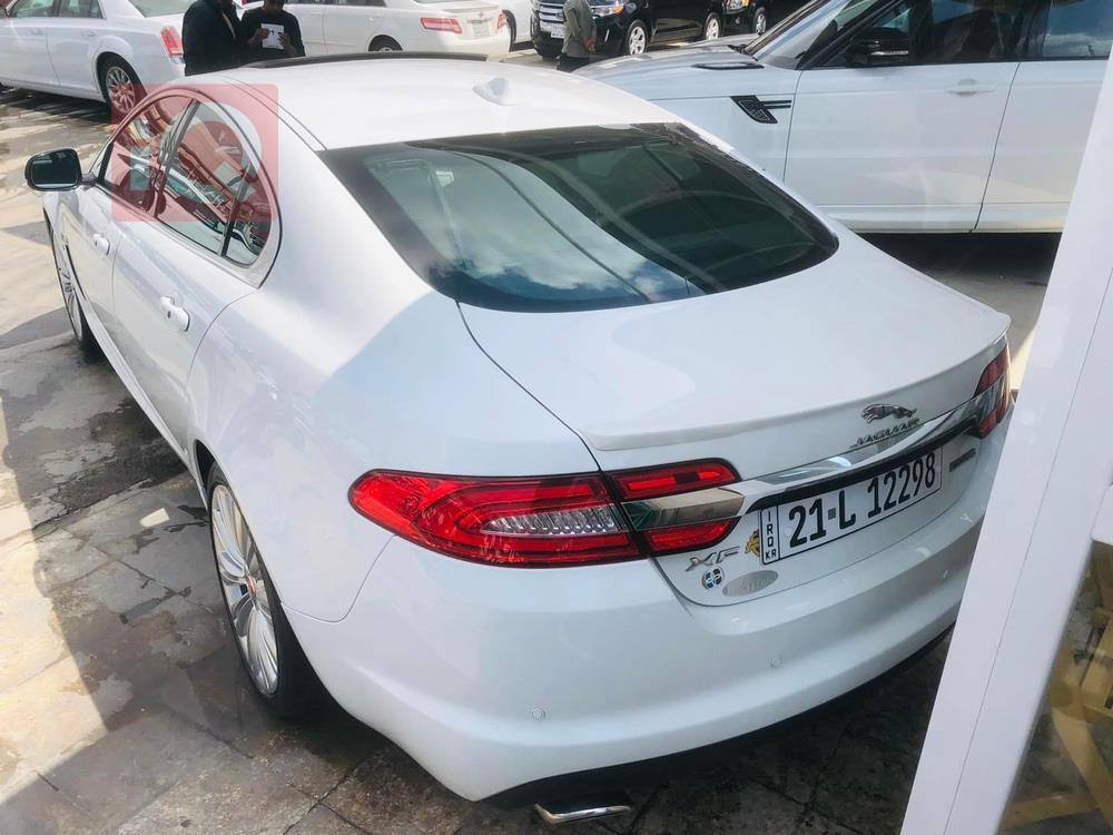 جاكوار XF